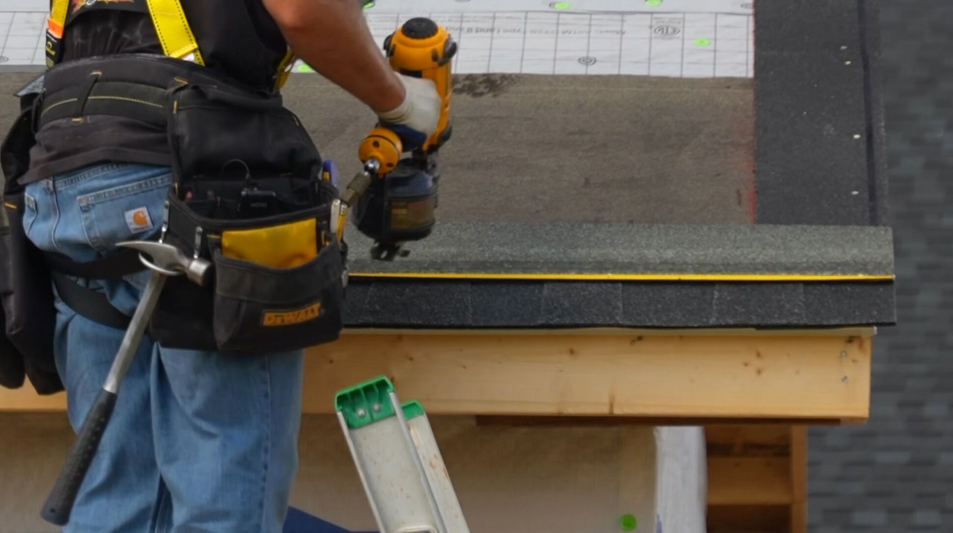 Roofing contractor performing inspection in Woodland, CA