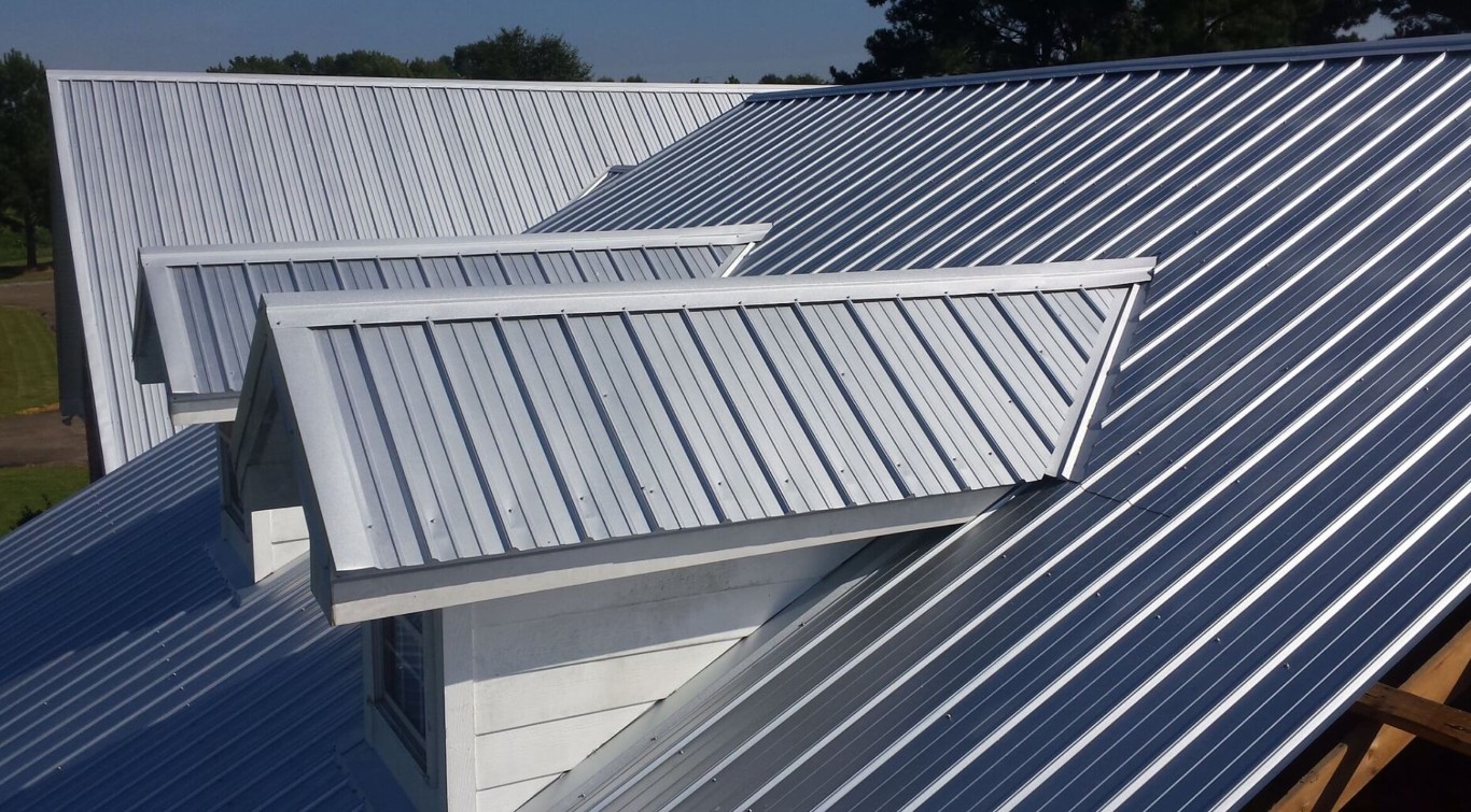 Metal roof installation designed for Woodland, CA weather conditions
